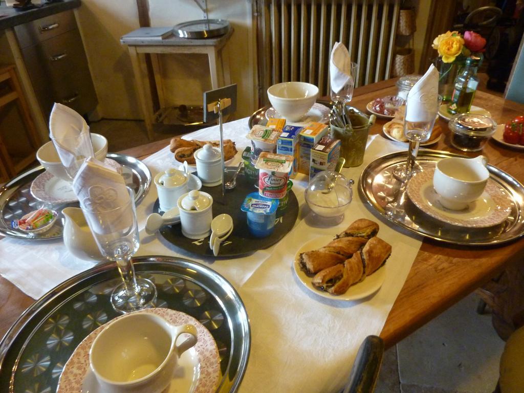 Lusignan-Petit Au Bonheur D'Alphonse Bed & Breakfast エクステリア 写真