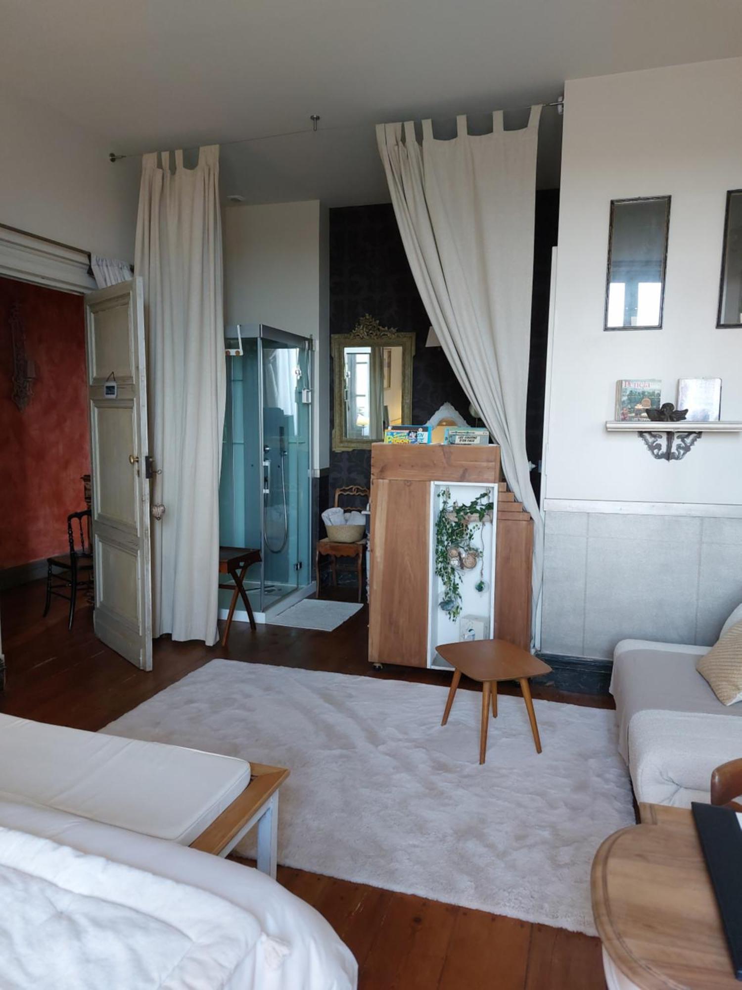Lusignan-Petit Au Bonheur D'Alphonse Bed & Breakfast エクステリア 写真